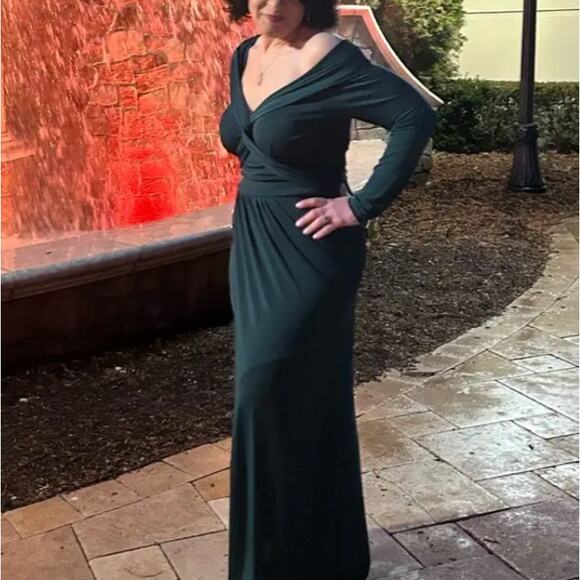 Zac Posen Green Off Shoulder Gown Size 10 Bodycon Slit Formal Flattering $600 - Picture 6 of 13
